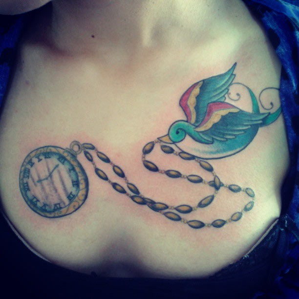 สักหน้าอกสวยๆ