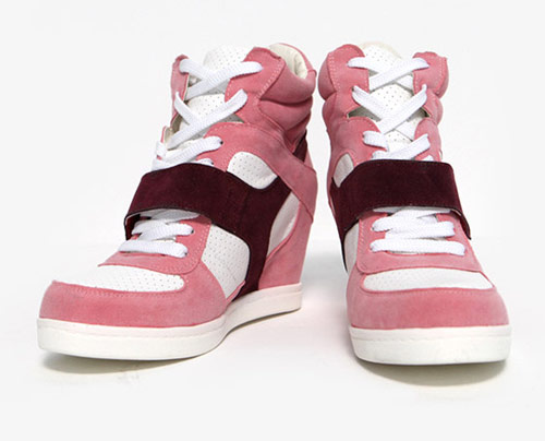 รองเท้าผ้าใบส้นตึก