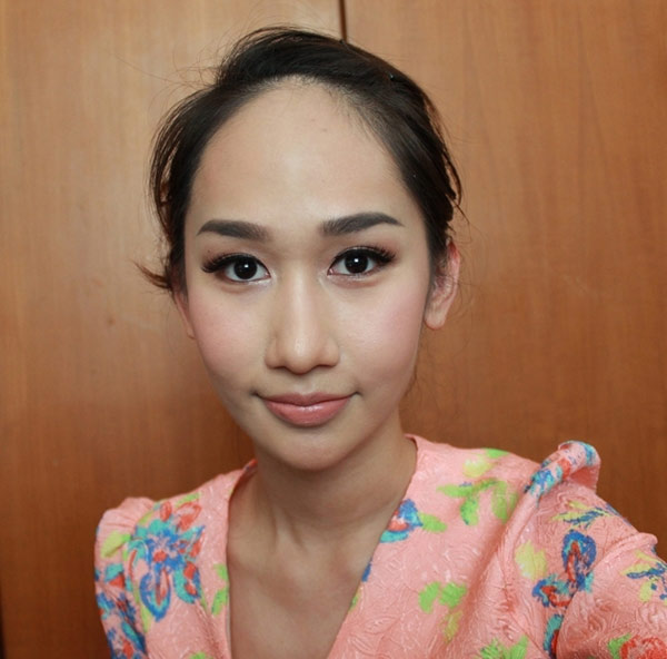 แต่งหน้าหน้าร้อน