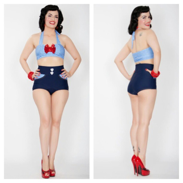 ชุดว่ายน้ำเอวสูง