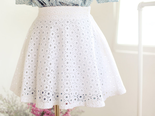 กระโปรงทรงสวิง