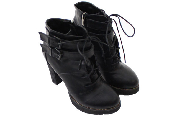 รองเท้าหนังผู้หญิง