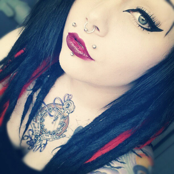 สักหน้าอกสวยๆ