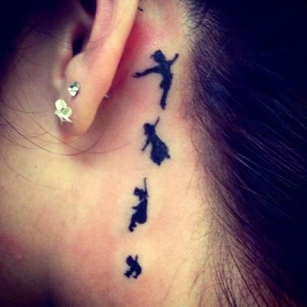 รอยสักหลังหู