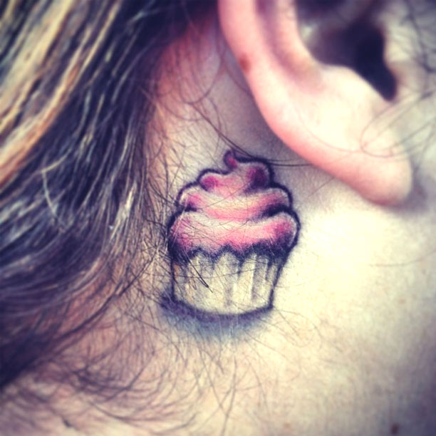 รอยสักหลังหู