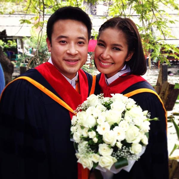 ทรงผมรับปริญญาผมสั้น