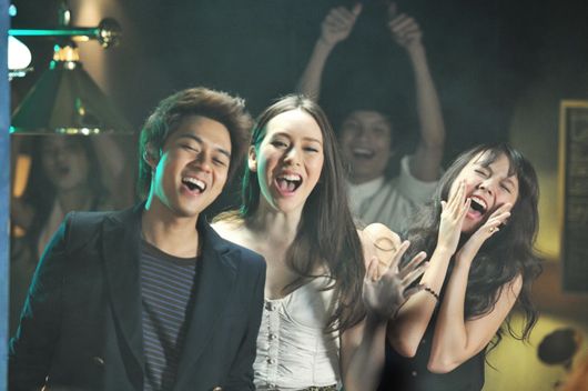 คืนวันเสาร์ถึงเช้าวันจันทร์