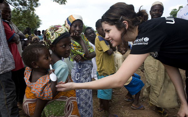 เซเลน่า โกเมซ เซเลน่า โกเมซ