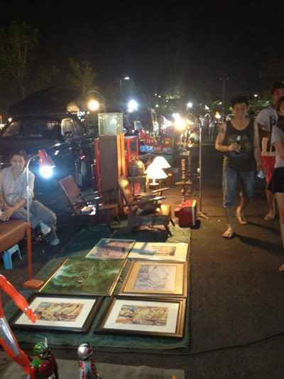 ตลาดนัดรถไฟ ศรีนครินทร์ ตลาดนัดรถไฟ ศรีนครินทร์