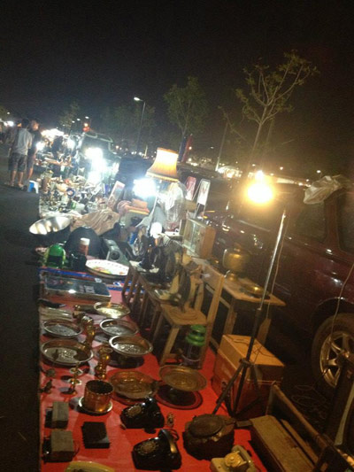 ตลาดนัดรถไฟ ศรีนครินทร์ ตลาดนัดรถไฟ ศรีนครินทร์