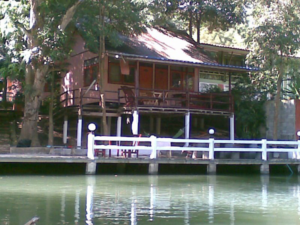ที่พักริมน้ำ ที่พักริมน้ำ