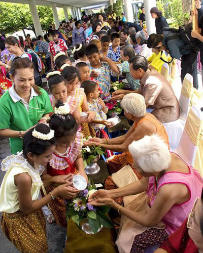 เที่ยวสงกรานต์ 2557 จากทั่วไทย เที่ยวสงกรานต์ 2557 จากทั่วไทย