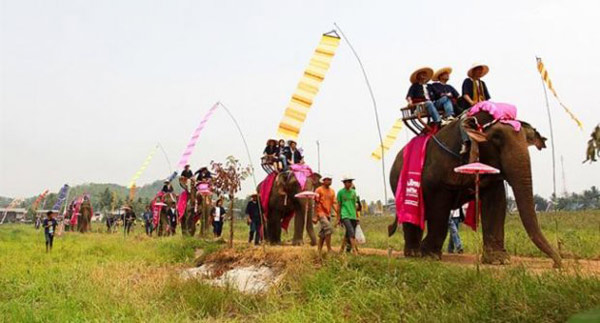 เที่ยวสงกรานต์ 2557 จากทั่วไทย เที่ยวสงกรานต์ 2557 จากทั่วไทย