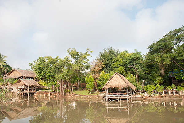 ที่พักริมน้ำ ที่พักริมน้ำ