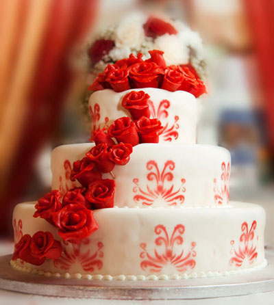 red cakewedding red cakewedding