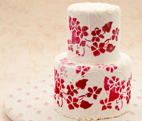 red cakewedding red cakewedding