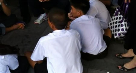 บดินทรเดชา ประท้วง