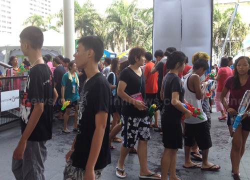 สงกรานต์เซ็นทรัลเวิลด์