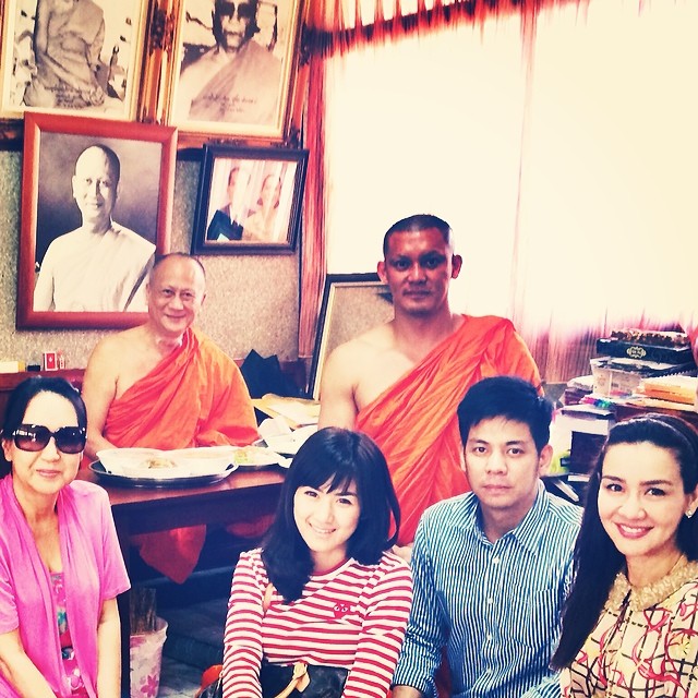 นิโคล ไฮโซต้น นิโคล ไฮโซต้น