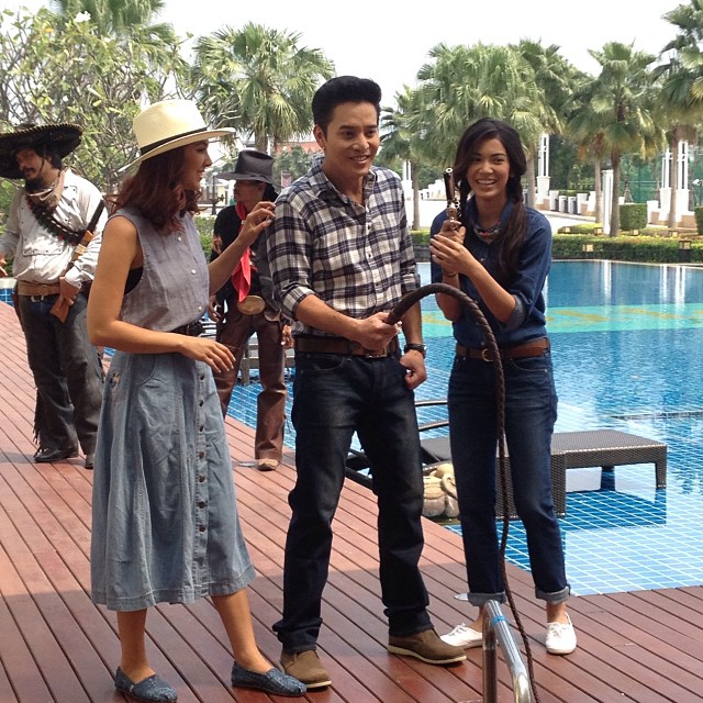 พรมแดนแสนรัก ฟิตติ้งจัดเต็ม ตุ้ย เกียรติกมล พบ เกรซ กฤติกา