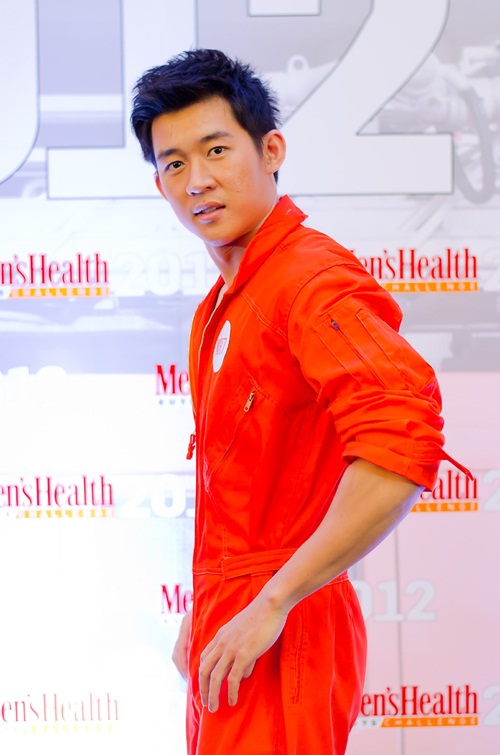 เปิดตัว 12 หนุ่มสุดหล่อ ผู้เข้าประกวด Men\'s Health