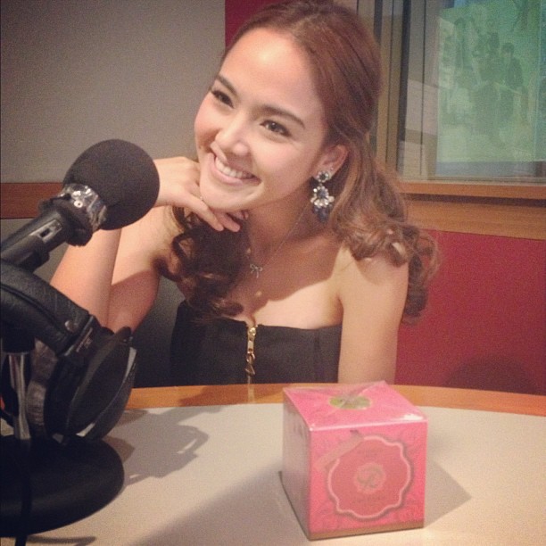 จอย ชลธิชา นวมสุคนธ์ กับบท หนูรัชนก นางร้ายสุดแบ๊ว ในแรงเงา