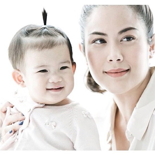 พลอย จินดาโชติ