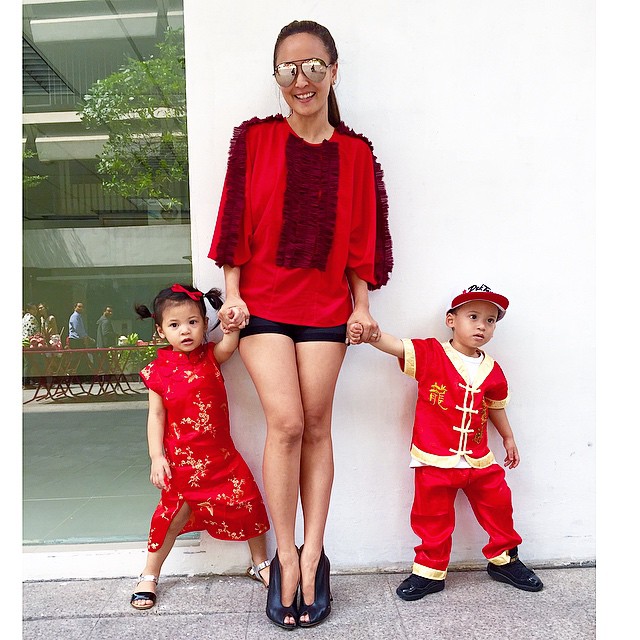 ลูกดาราแต่งตัวต้อนรับ วันตรุษจีน ลูกดาราแต่งตัวต้อนรับ วันตรุษจีน