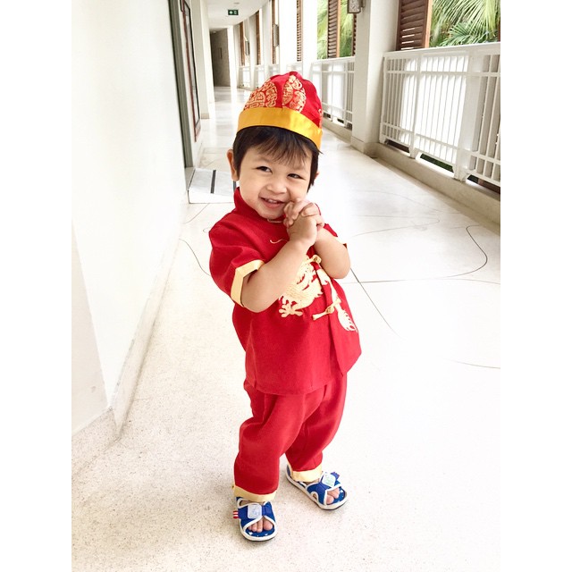 ลูกดาราแต่งตัวต้อนรับ วันตรุษจีน ลูกดาราแต่งตัวต้อนรับ วันตรุษจีน