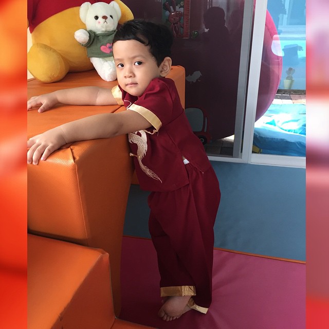 ลูกดาราแต่งตัวต้อนรับ วันตรุษจีน ลูกดาราแต่งตัวต้อนรับ วันตรุษจีน