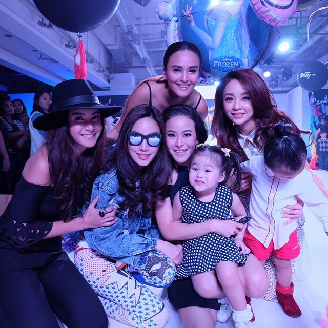 บีน่า บรู๊คลิน เดินแบบ บีน่า บรู๊คลิน เดินแบบ
