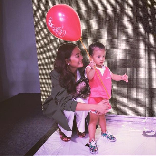 บีน่า บรู๊คลิน เดินแบบ บีน่า บรู๊คลิน เดินแบบ