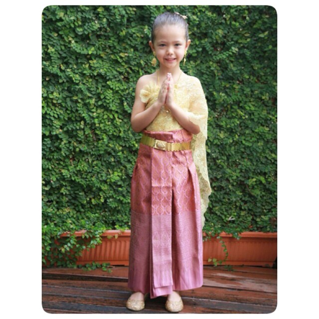 รวมรูปภาพลูกดาราแต่งชุดไทย ลอยกระทง 2557 รวมรูปภาพลูกดาราแต่งชุดไทย ลอยกระทง 2557