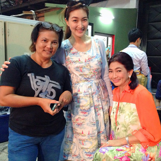 แพนเค้ก เขมนิจ - คุณแม่ หน่อย นวลนงค์ แพนเค้ก เขมนิจ - คุณแม่ หน่อย นวลนงค์