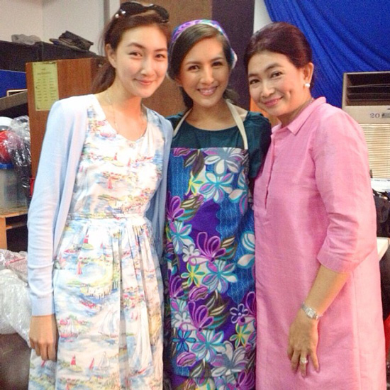 แพนเค้ก เขมนิจ - คุณแม่ หน่อย นวลนงค์ แพนเค้ก เขมนิจ - คุณแม่ หน่อย นวลนงค์