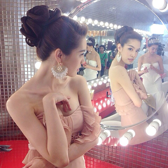 แพนเค้ก เขมนิจ - เกรซ กาญจน์เกล้า ใน ละคร ปีกมงกุฎ แพนเค้ก เขมนิจ - เกรซ กาญจน์เกล้า ใน ละคร ปีกมงกุฎ