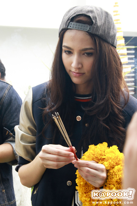 ละคร สามใบไม่เถา บวงสรวง ละคร สามใบไม่เถา บวงสรวง
