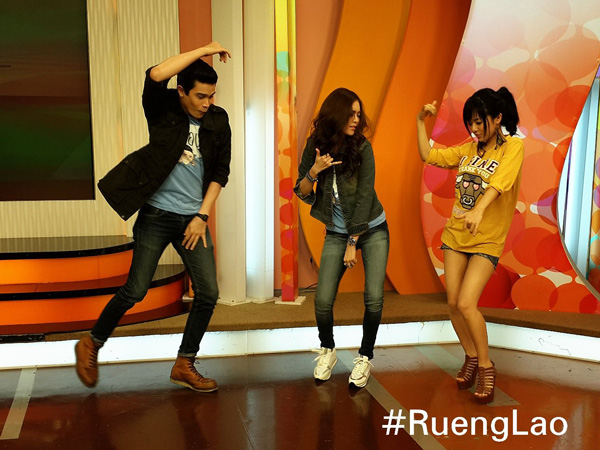 ซันนี่ ไอซ์ อาโออิ โชว์แดนซ์ ABC ชักกระตุก ไอฟาย..แต๊งกิ้ว..เลิฟยู้ ซันนี่ ไอซ์ อาโออิ โชว์แดนซ์ ABC ชักกระตุก ไอฟาย..แต๊งกิ้ว..เลิฟยู้