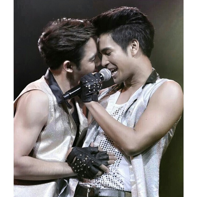 ก้อย ลิเดีย โชว์จูบดูดดื่ม บนเวที Green Concert ก้อย ลิเดีย โชว์จูบดูดดื่ม บนเวที Green Concert