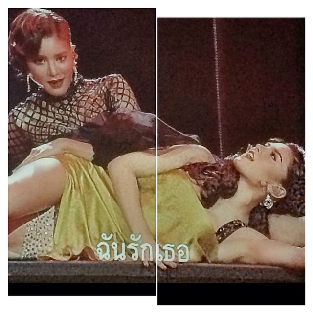 ก้อย ลิเดีย โชว์จูบดูดดื่ม บนเวที Green Concret ก้อย ลิเดีย โชว์จูบดูดดื่ม บนเวที Green Concret