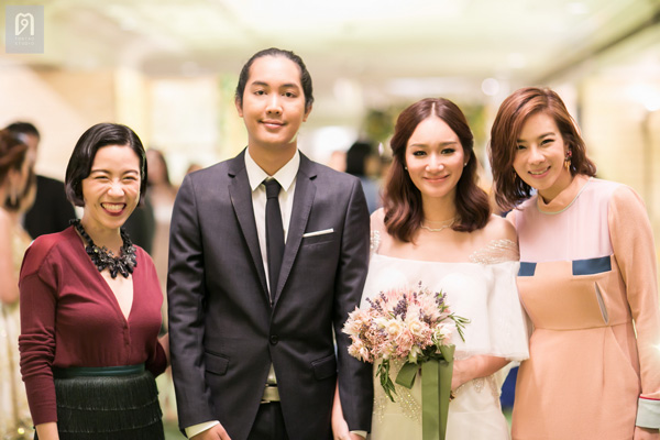 งานแต่งพลอย เต็นท์ งานแต่งพลอย เต็นท์