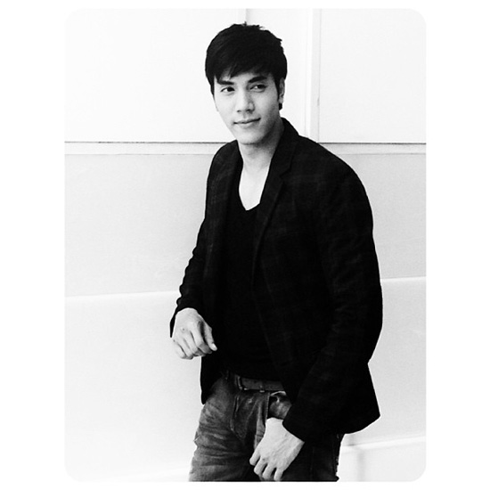 ไม้ วฤษฎิ์ ศิริสันธนะ ไม้ วฤษฎิ์ ศิริสันธนะ