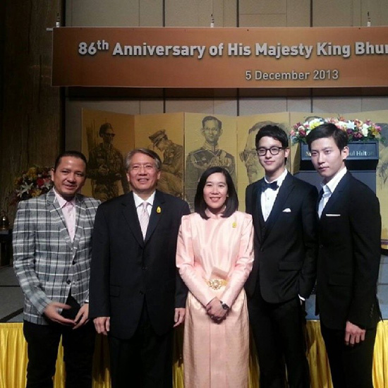 เจมส์ จิรายุ เจมส์ จิรายุ