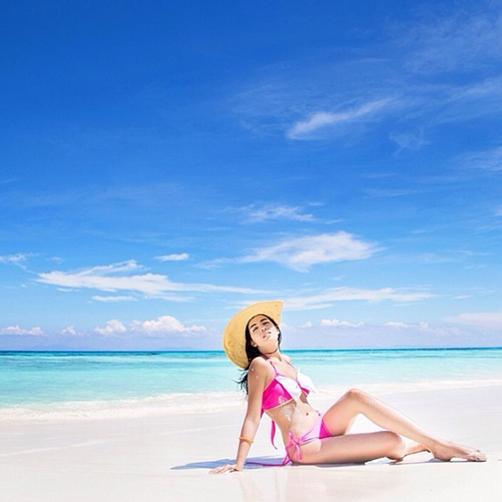 ใบเตย อาร์สยาม ในชุดว่ายน้ำ ใบเตย อาร์สยาม ในชุดว่ายน้ำ