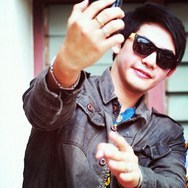 ยีนส์ ธนธร ศวัสกร ยีนส์ ธนธร ศวัสกร