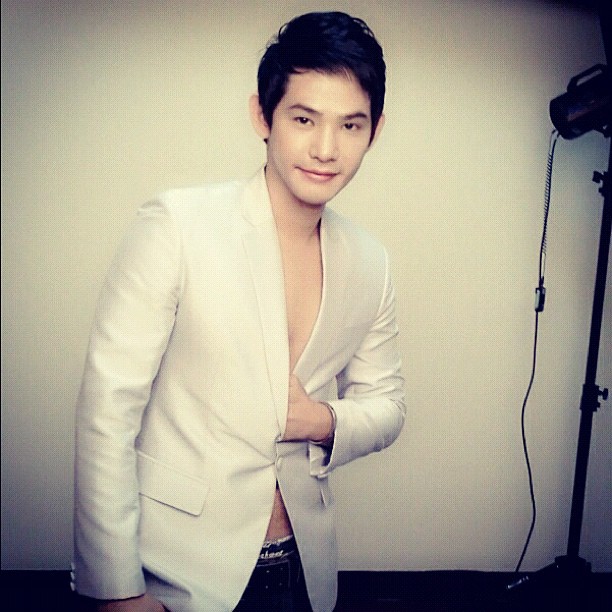 ยีนส์ ธนธร ศวัสกร ยีนส์ ธนธร ศวัสกร