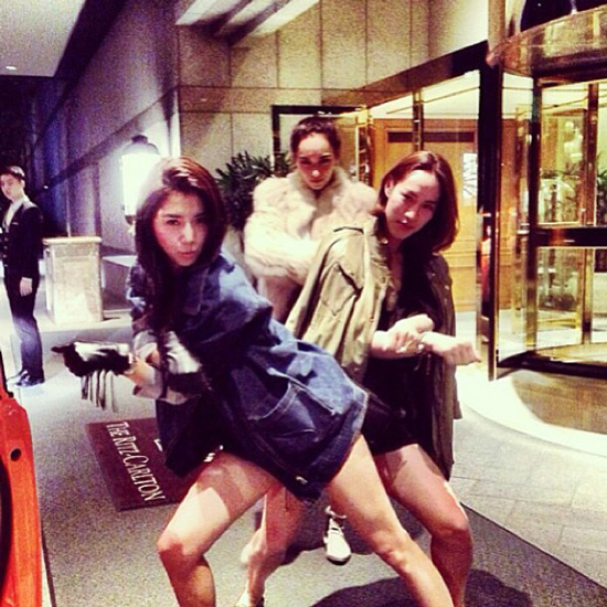 คริส หอวัง - ไอซ์ อภิษฎา - บี น้ำทิพย์ เที่ยวเกาหลี พร้อมปาร์ตี้ฮาโลวีน คริส หอวัง - ไอซ์ อภิษฎา - บี น้ำทิพย์ เที่ยวเกาหลี พร้อมปาร์ตี้ฮาโลวีน