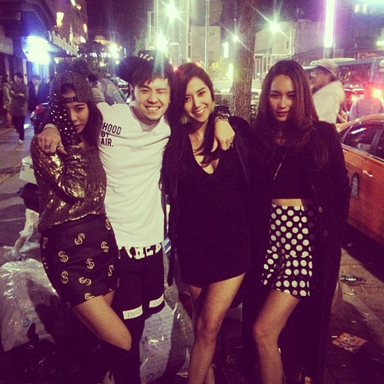 คริส หอวัง - ไอซ์ อภิษฎา - บี น้ำทิพย์ เที่ยวเกาหลี พร้อมปาร์ตี้ฮาโลวีน คริส หอวัง - ไอซ์ อภิษฎา - บี น้ำทิพย์ เที่ยวเกาหลี พร้อมปาร์ตี้ฮาโลวีน