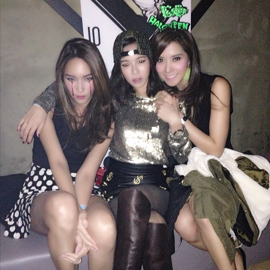 คริส หอวัง - ไอซ์ อภิษฎา - บี น้ำทิพย์ เที่ยวเกาหลี พร้อมปาร์ตี้ฮาโลวีน คริส หอวัง - ไอซ์ อภิษฎา - บี น้ำทิพย์ เที่ยวเกาหลี พร้อมปาร์ตี้ฮาโลวีน