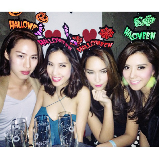 คริส หอวัง - ไอซ์ อภิษฎา - บี น้ำทิพย์ เที่ยวเกาหลี พร้อมปาร์ตี้ฮาโลวีน คริส หอวัง - ไอซ์ อภิษฎา - บี น้ำทิพย์ เที่ยวเกาหลี พร้อมปาร์ตี้ฮาโลวีน